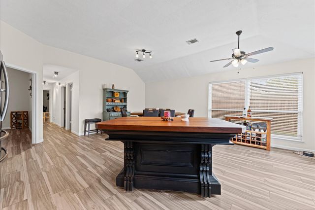 3823 Redbud Drive, La Porte, TX 77571