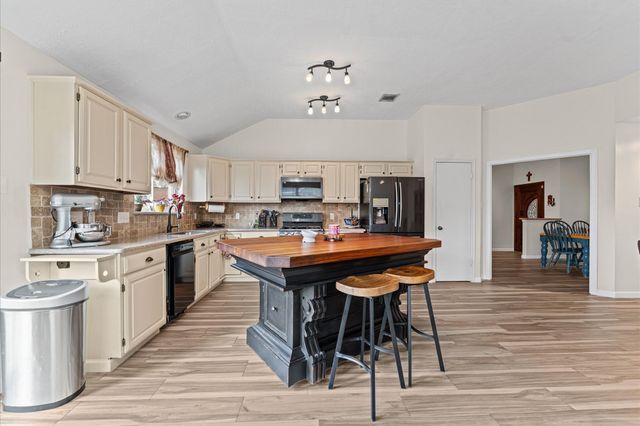 3823 Redbud Drive, La Porte, TX 77571