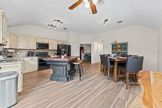 3823 Redbud Drive, La Porte, TX 77571