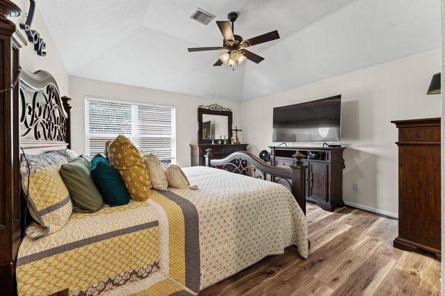 3823 Redbud Drive, La Porte, TX 77571