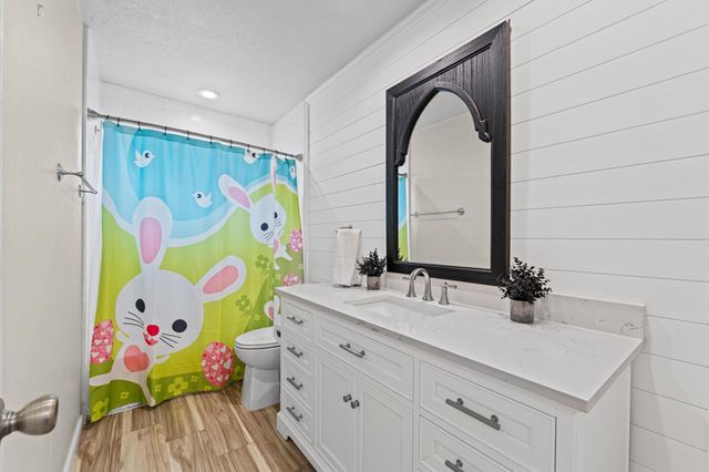 3823 Redbud Drive, La Porte, TX 77571