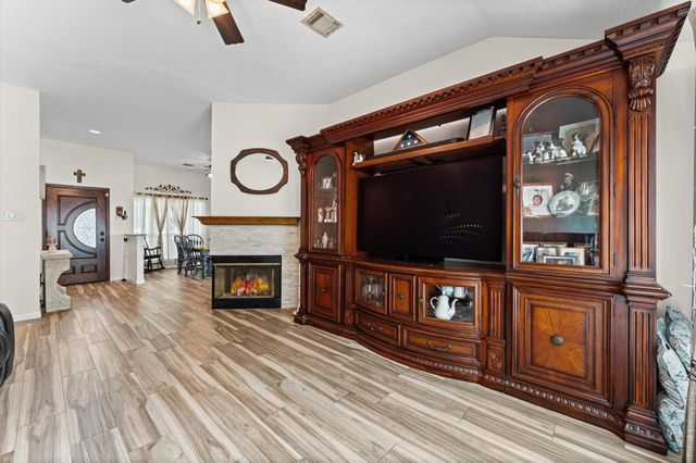 3823 Redbud Drive, La Porte, TX 77571