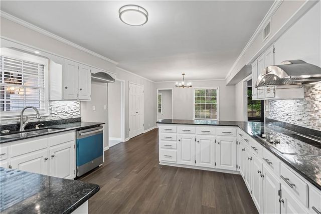 513 Shenandoah W Road, Mobile, AL 36608