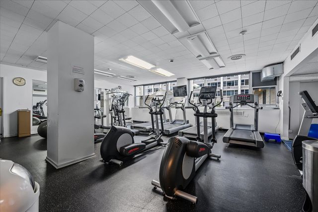 4250 N Marine Drive 1523, Chicago, IL 60613