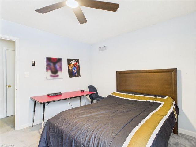 904 Fairidge Drive, Jamestown, NC 27282