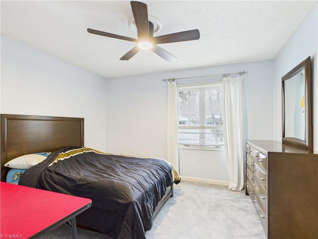 904 Fairidge Drive, Jamestown, NC 27282