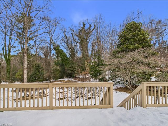 904 Fairidge Drive, Jamestown, NC 27282