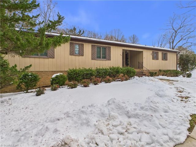 904 Fairidge Drive, Jamestown, NC 27282