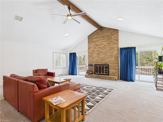 904 Fairidge Drive, Jamestown, NC 27282