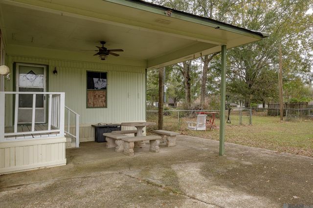 16481 Kinchen Rd, Livingston, LA 70754