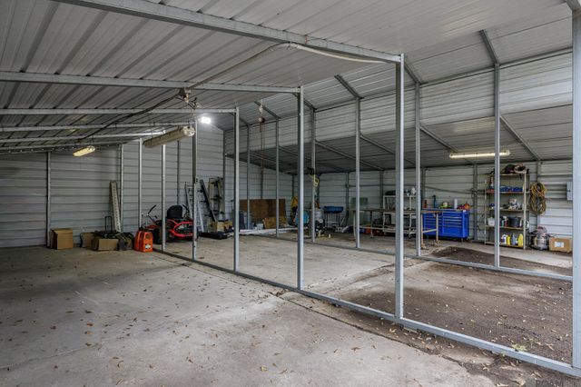 16481 Kinchen Rd, Livingston, LA 70754