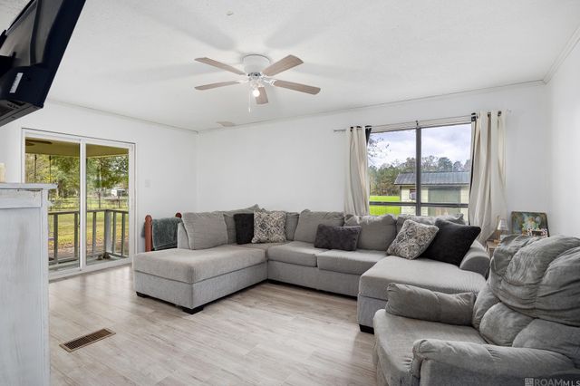 16481 Kinchen Rd, Livingston, LA 70754