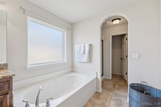 1515 E Orlando Court, Broken Arrow, OK 74011