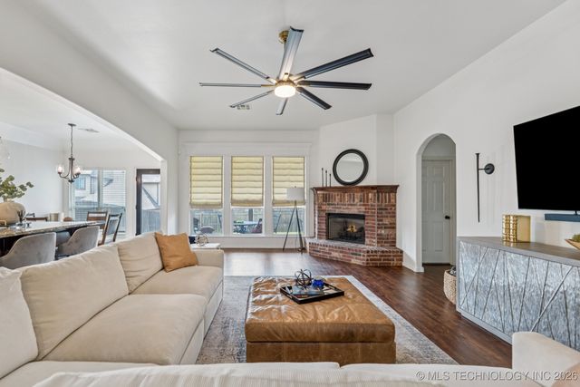 1515 E Orlando Court, Broken Arrow, OK 74011