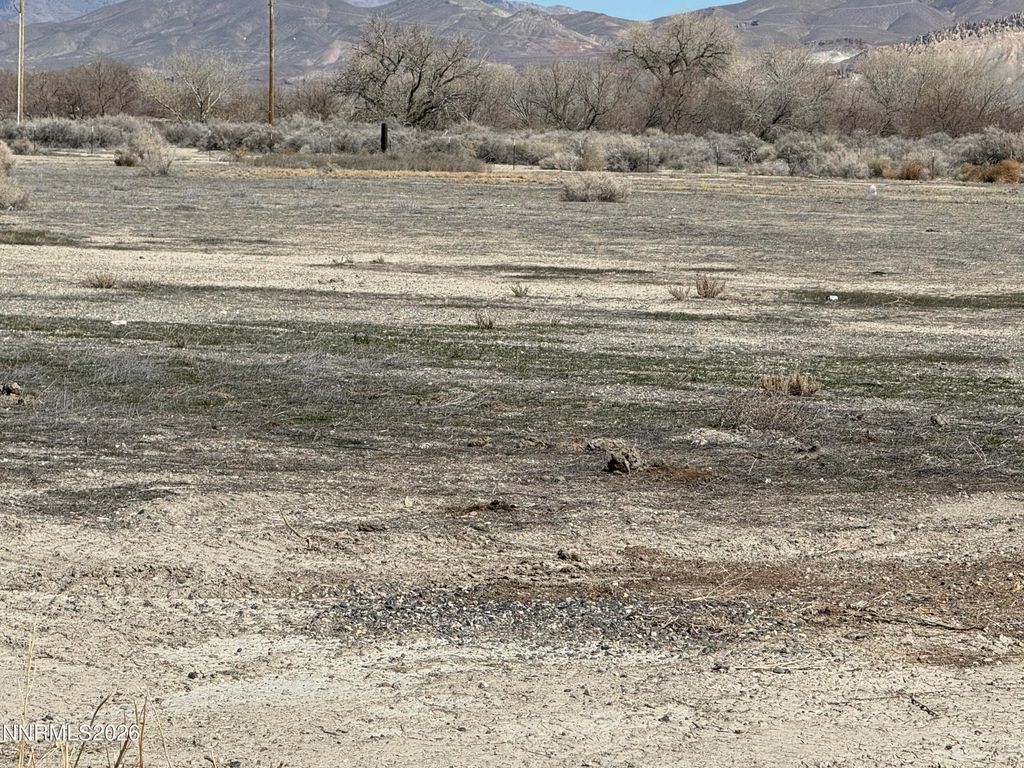 Image 3 of property listing at 38 River Banks Court, Lovelock, NV 89419