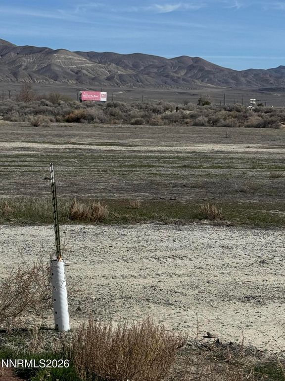 Image 4 of property listing at 38 River Banks Court, Lovelock, NV 89419