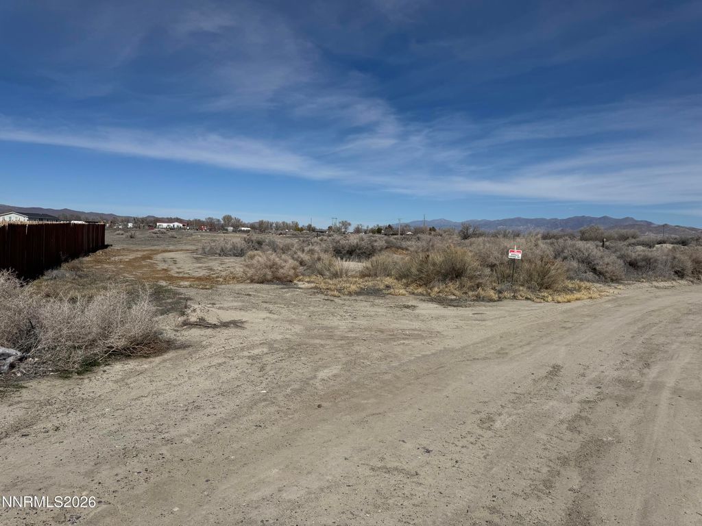 Image 6 of property listing at 38 River Banks Court, Lovelock, NV 89419