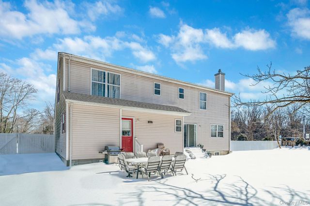 49 Flamingo Road, Rocky Point, NY 11778