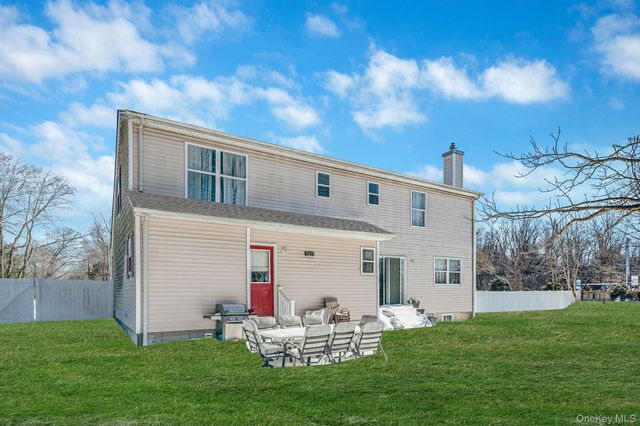 49 Flamingo Road, Rocky Point, NY 11778