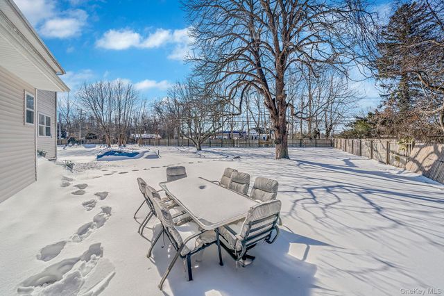 49 Flamingo Road, Rocky Point, NY 11778