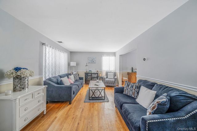 49 Flamingo Road, Rocky Point, NY 11778