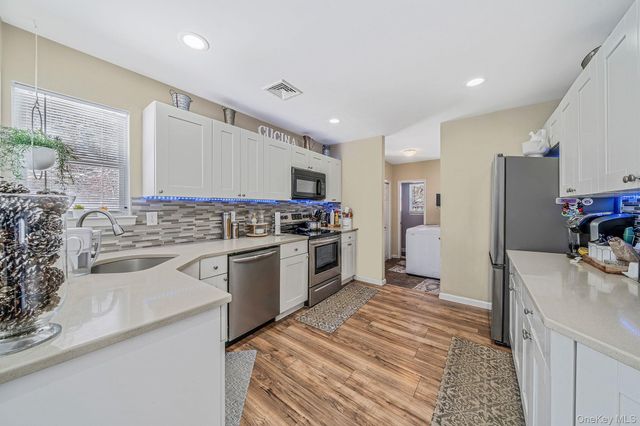 49 Flamingo Road, Rocky Point, NY 11778