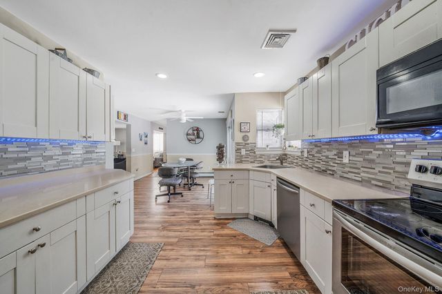 49 Flamingo Road, Rocky Point, NY 11778