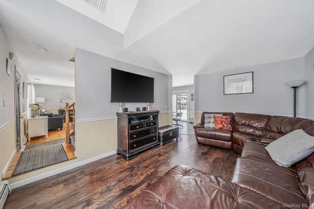 49 Flamingo Road, Rocky Point, NY 11778