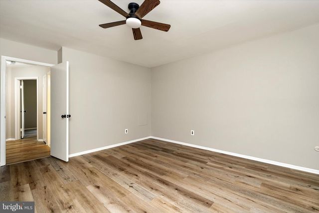 37 DUNMOOR CT S CT S, Hamilton, NJ 08690