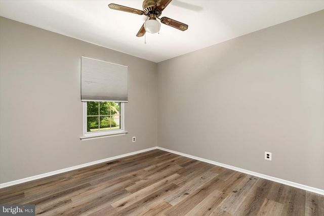 37 DUNMOOR CT S CT S, Hamilton, NJ 08690