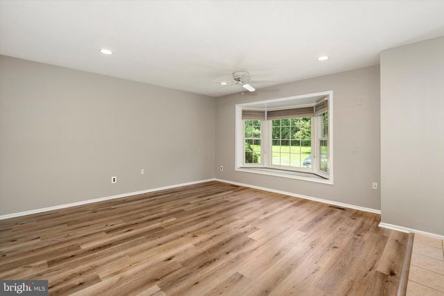 37 DUNMOOR CT S CT S, Hamilton, NJ 08690