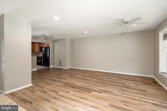 37 DUNMOOR CT S CT S, Hamilton, NJ 08690