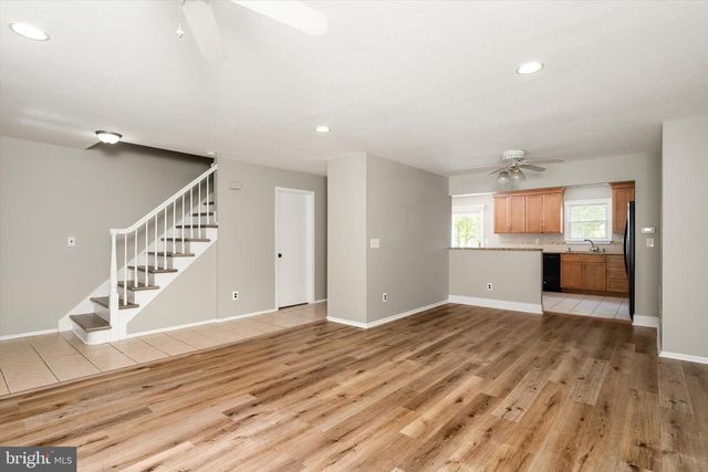 37 DUNMOOR CT S CT S, Hamilton, NJ 08690