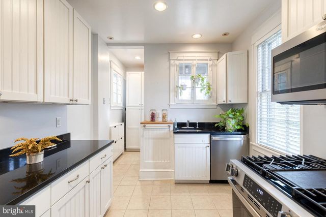 401 E LAKE AVE, Baltimore, MD 21212