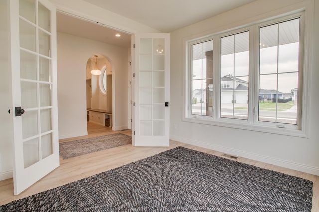 2960 Prairie Farms Circle S, Fargo, ND 58104