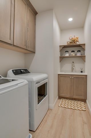 2960 Prairie Farms Circle S, Fargo, ND 58104