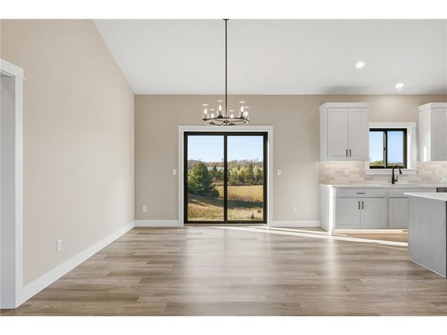 1432 E Oaks Trail, Houlton, WI 54082