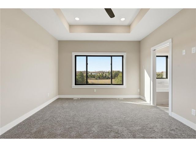 1432 E Oaks Trail, Houlton, WI 54082