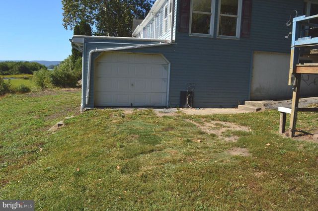 420 RIVER RD, Dauphin, PA 17018