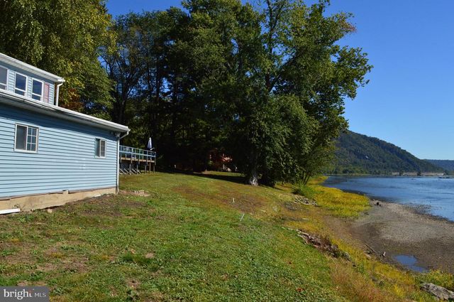 420 RIVER RD, Dauphin, PA 17018