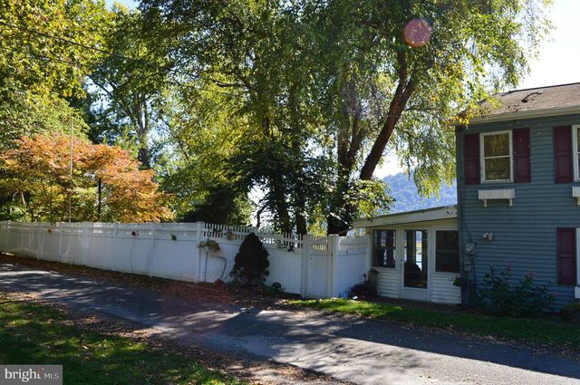 420 RIVER RD, Dauphin, PA 17018