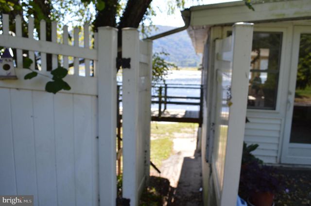 420 RIVER RD, Dauphin, PA 17018