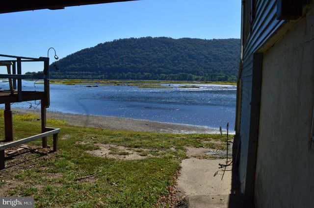 420 RIVER RD, Dauphin, PA 17018