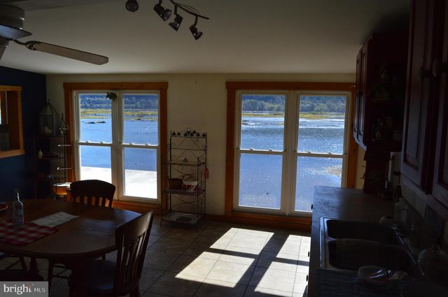 420 RIVER RD, Dauphin, PA 17018