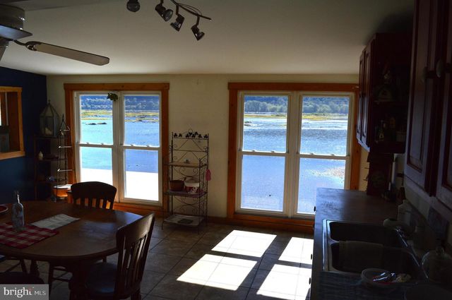 420 RIVER RD, Dauphin, PA 17018