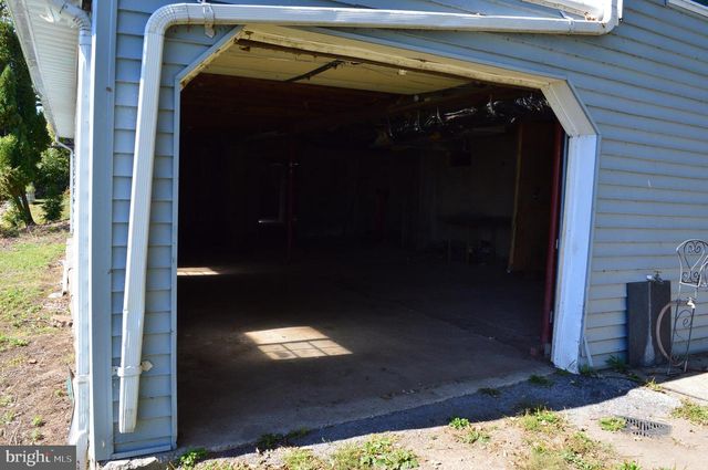420 RIVER RD, Dauphin, PA 17018