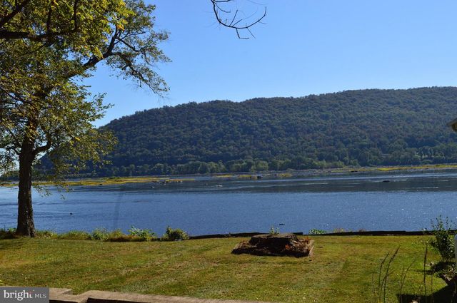 420 RIVER RD, Dauphin, PA 17018