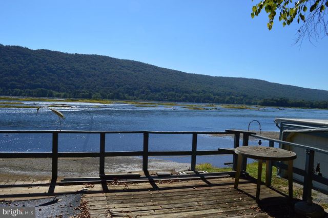 420 RIVER RD, Dauphin, PA 17018