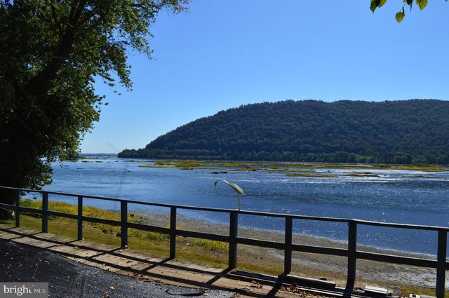 420 RIVER RD, Dauphin, PA 17018