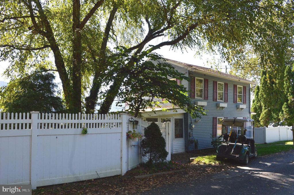 420 RIVER RD, Dauphin, PA 17018